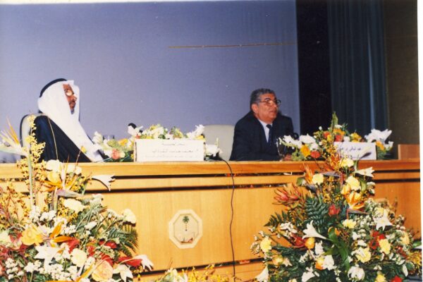 مع د.محمد حامد النقادي وكيل الوزاره لشؤون الاشغال العامه
