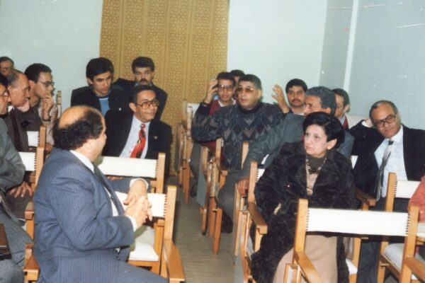 جانب من المشاركين في الأمسية المعمارية المنعقدة في 2-3-1987