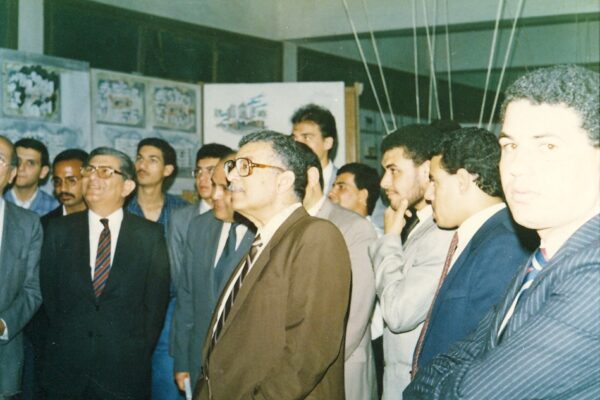 د.محمود سامي حسن و د.عبد الباقي في معرض طلاب عمارة القاهرة