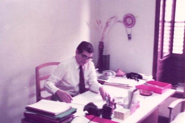 مكتب د.عبد الباقي في مركز الدراسات في بداية الثمانينات